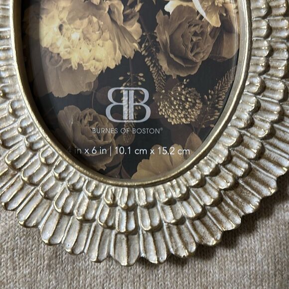 Burns of Boston 4 x 6 Oval Ornate Shabby Chic Gold Desk Top Picture Frame - Picture 7 of 7